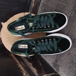 Keds Triple Up Dark Green Velvet W6